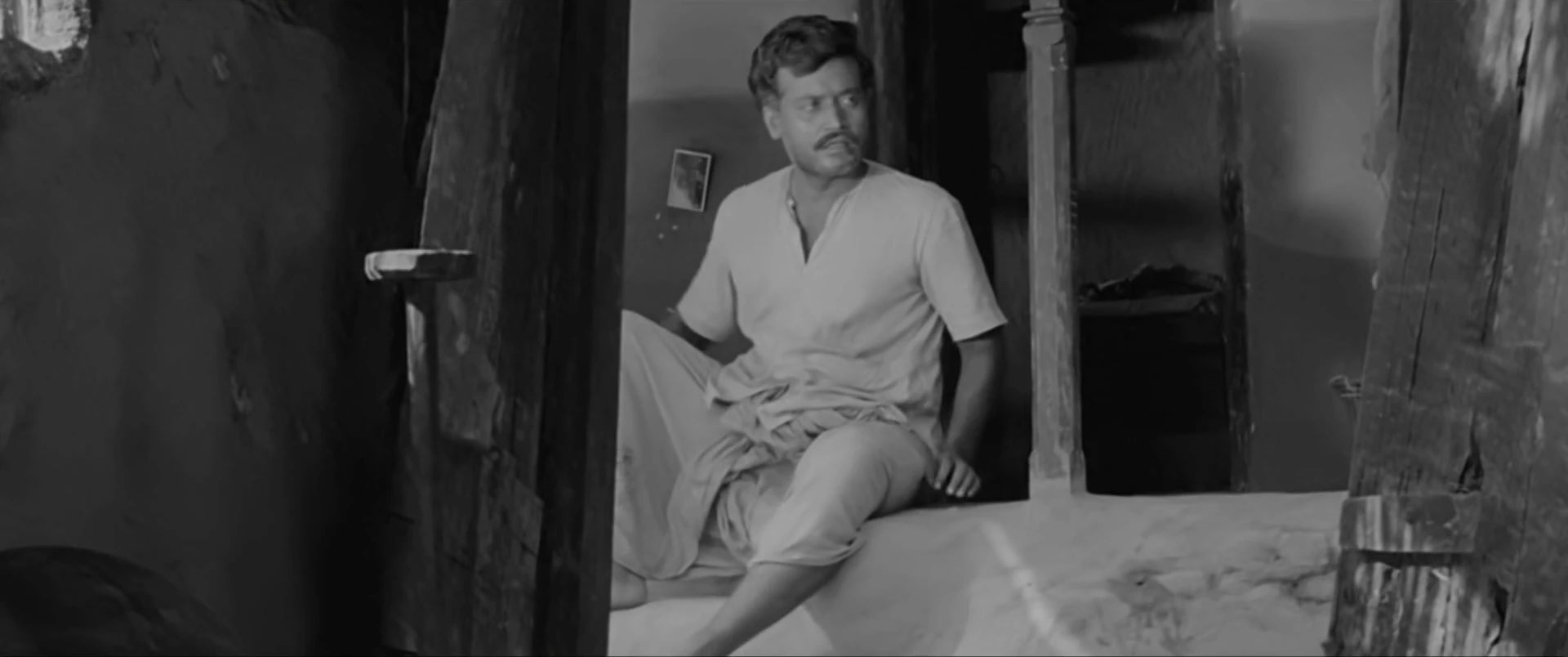 Padatik 2024 Bengali Audio WEB-DL 720p – 480p – 1080p screenshot 3
