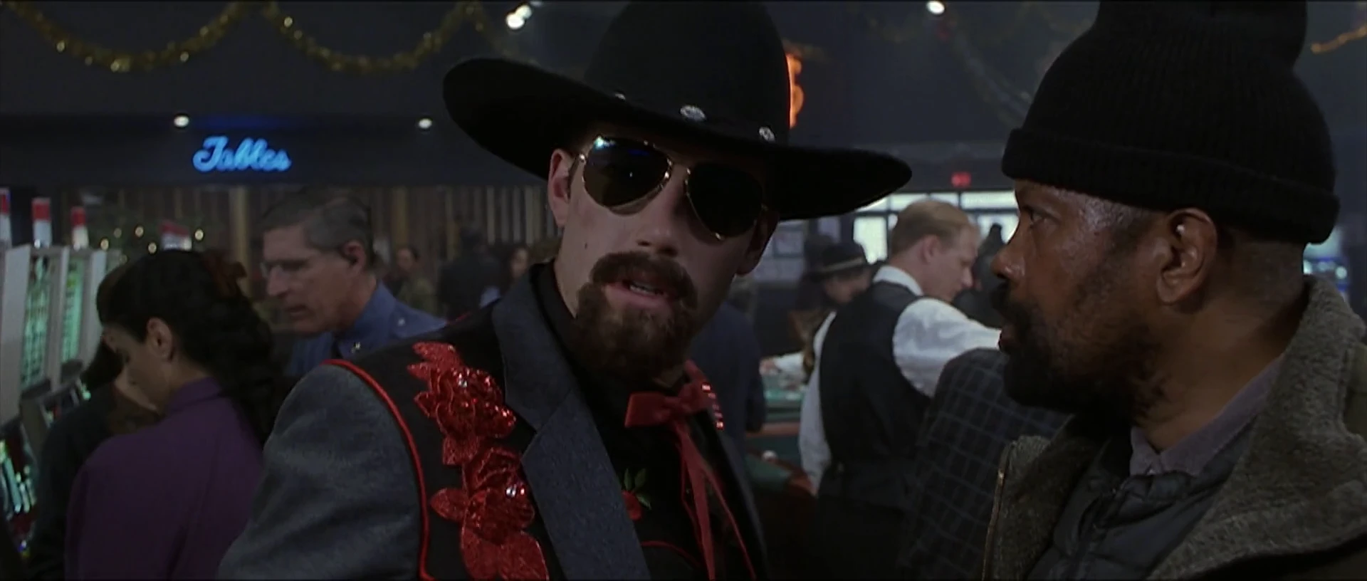 Reindeer Games 2000 Hindi Dual Audio BluRay 720p – 480p – 1080p screenshot 8
