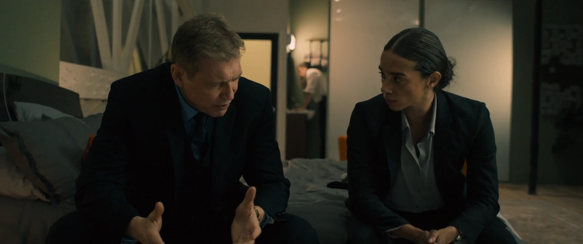 Safe House 2025 Hindi Dual Audio WEB-DL 720p – 480p – 1080p screenshot 3