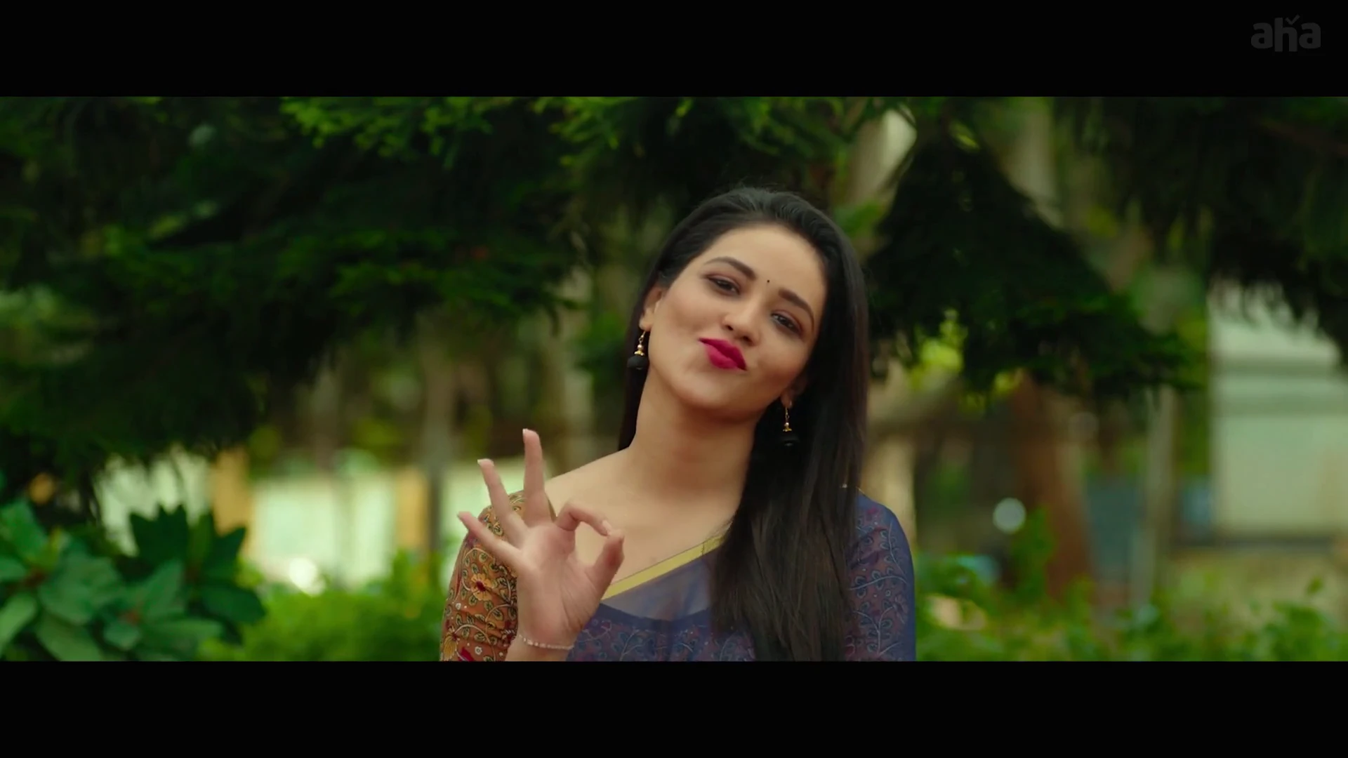 SR Kalyanamandapam 2021 Hindi Dual Audio WEB-DL 720p – 480p – 1080p screenshot 8