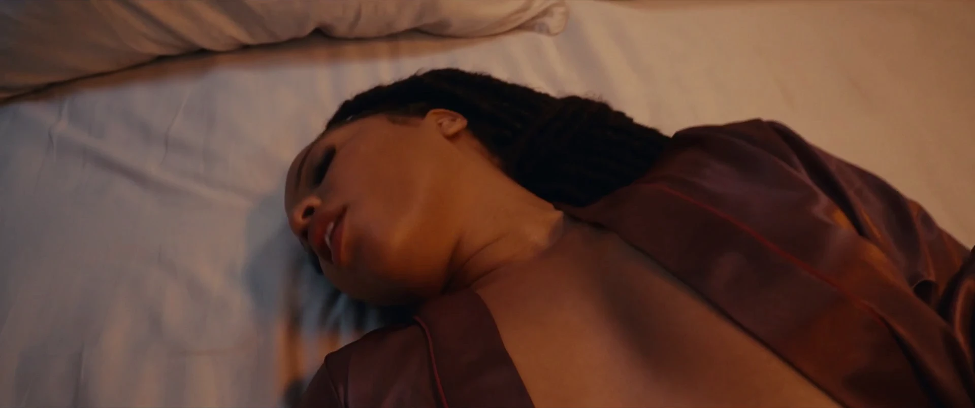Strung 2026 English Audio WEB-DL 720p – 480p – 1080p screenshot 5
