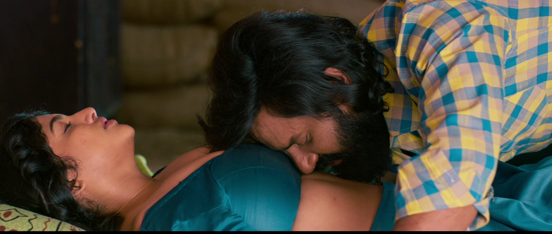 Suryapet Junction 2025 Hindi Dual Audio WEB-DL 720p – 480p – 1080p screenshot 6