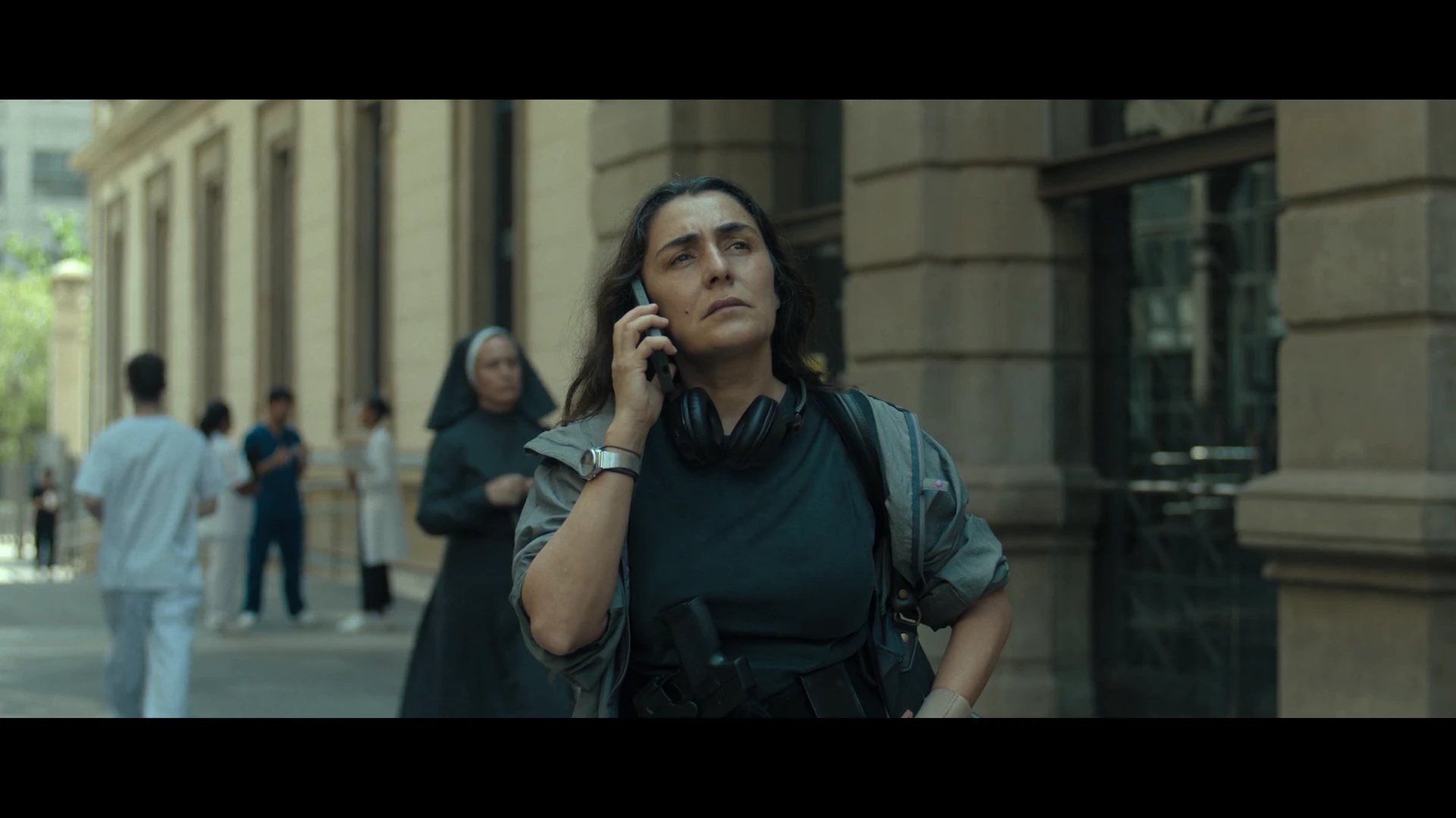 The Marked Woman 2026 Hindi Dual Audio WEB-DL 720p – 480p – 1080p screenshot 3