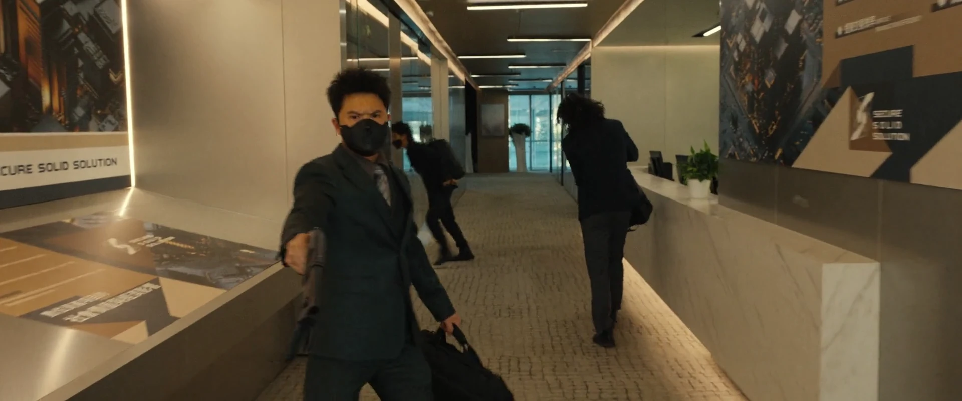 The Shadow’s Edge 2025 Chinese Audio WEB-DL 720p – 480p – 1080p screenshot 1