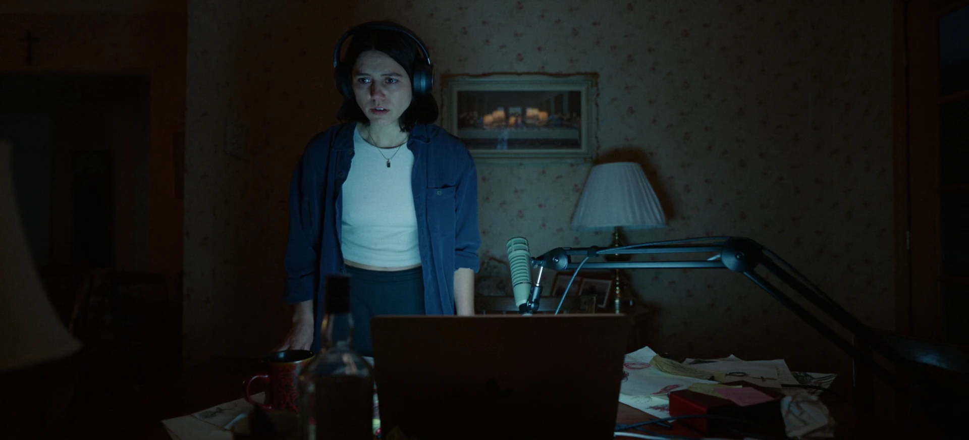Undertone 2026 Hindi Dual Audio WEB-DL 720p – 480p – 1080p – 2160p screenshot 6