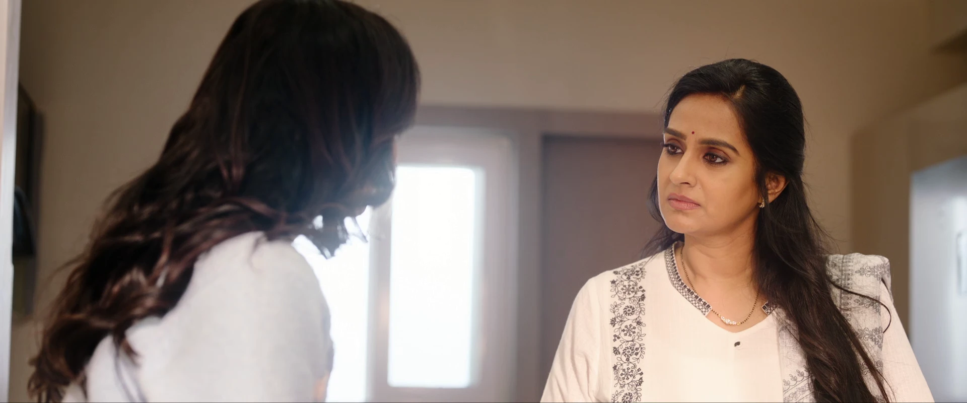 Vadhala 2026 Hindi Dual Audio WEB-DL 720p – 480p – 1080p screenshot 7
