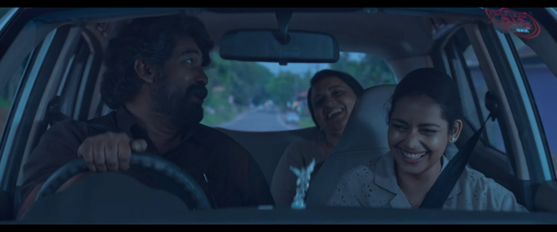 Valathu Vashathe Kallan 2026 Hindi Dual Audio WEB-DL 720p – 480p – 1080p screenshot 1